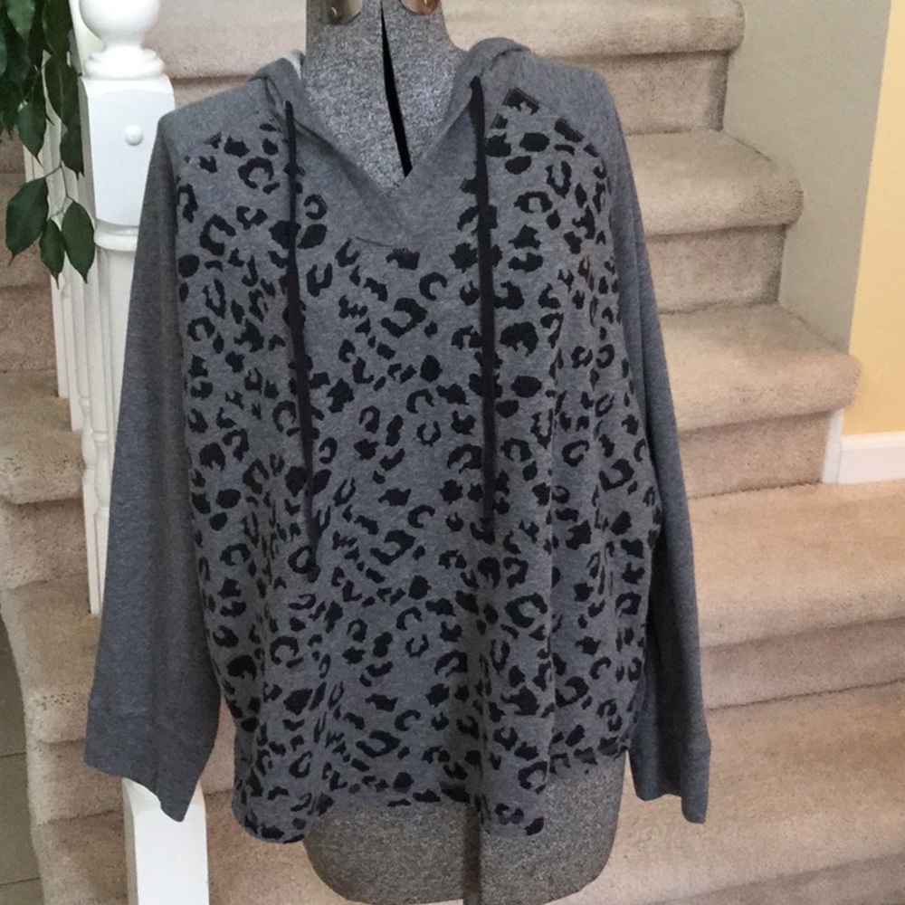 Lightweight animal print hoodie Sejour